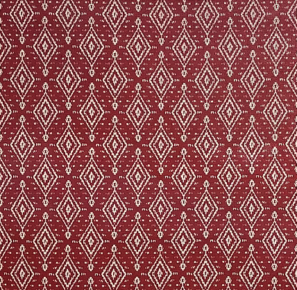 Naya  |  Red on White