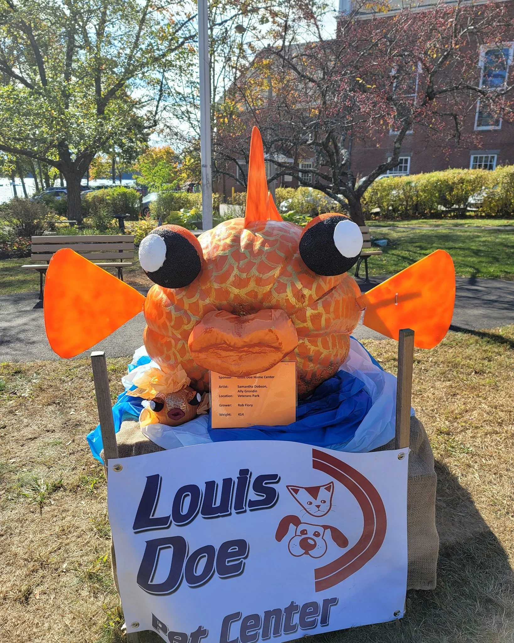 🎨🎃 National Inspire Your Heart With Art Day 🧡

Today is National Inspire Your Heart With Art Day, and here in Damariscotta, we know firsthand how powerful art can be.

Every fall, Pumpkinfest turns Main Street into an outdoor gallery where giant p