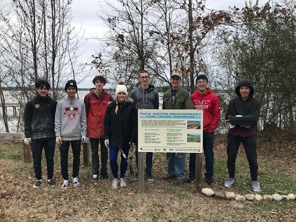 Volunteers+helping_Conservation+Demo+site+Sleepy+Hole+Park.jpg