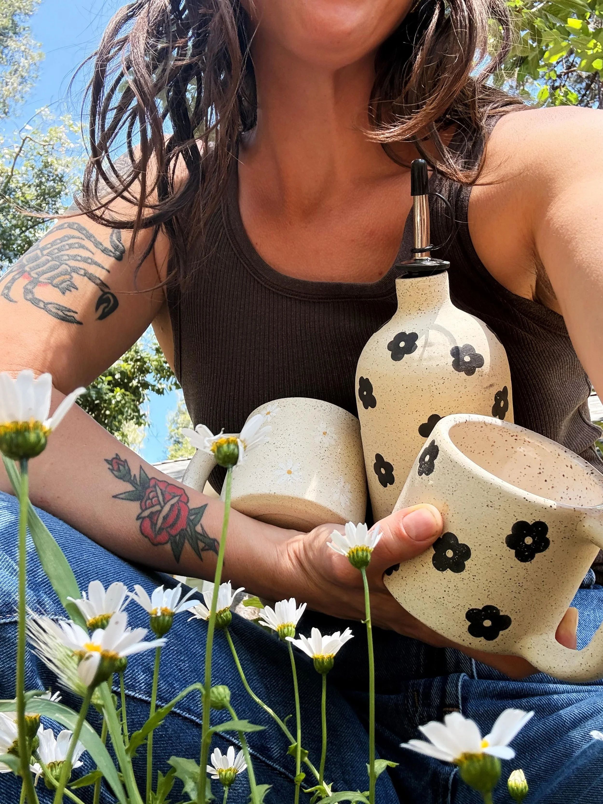 Hi long time no see! 👋 
I&rsquo;ve been over here learning the ropes of juggling motherhood, trying to work in my studio, enjoy this incredible weather, and spend time with my family. Lmk if you crack the code 🙂&zwj;↕️ I&rsquo;m forever chasing the