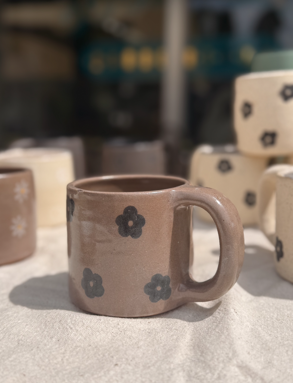 Simple Flower Mug - Tan