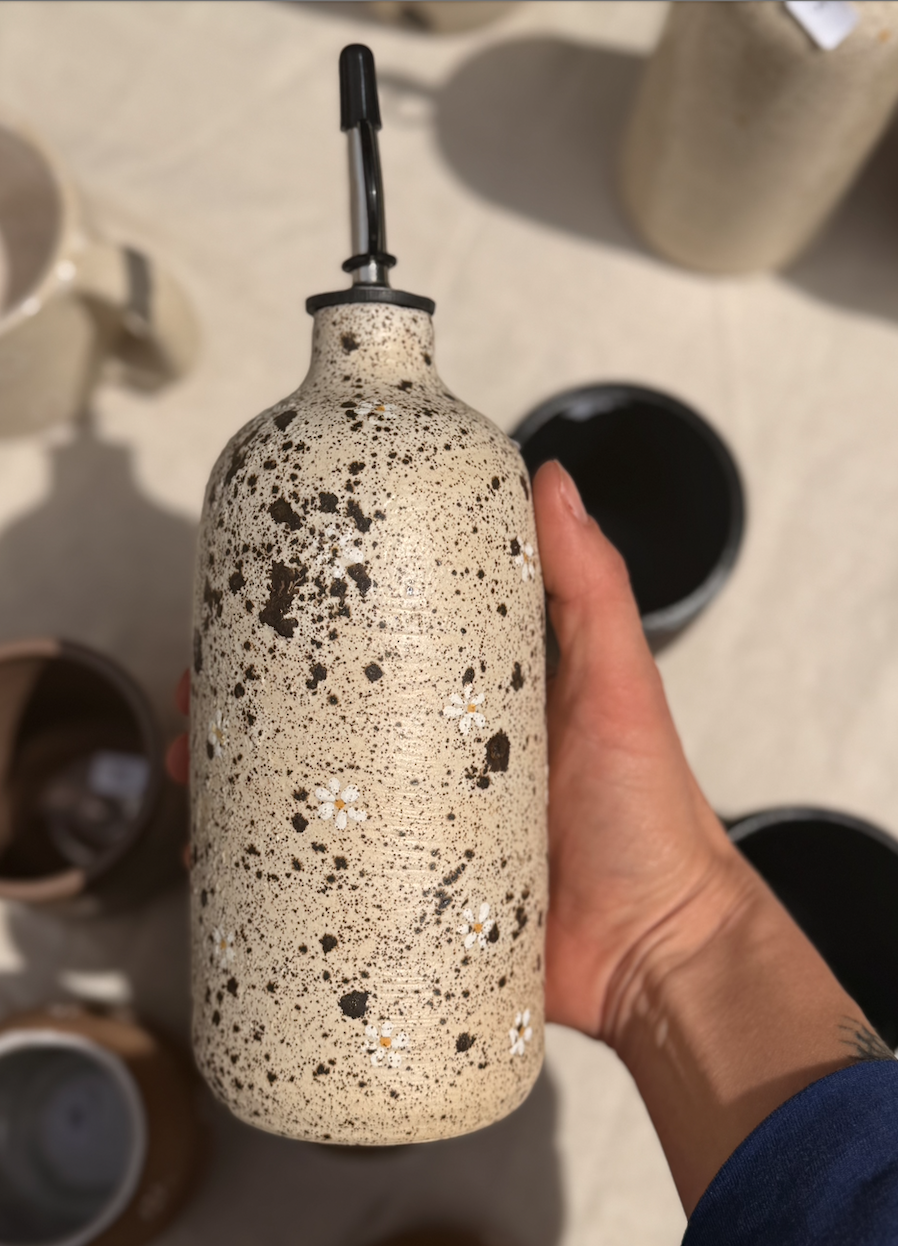 Olive Oil Bottle Brown Speckle + Daisies