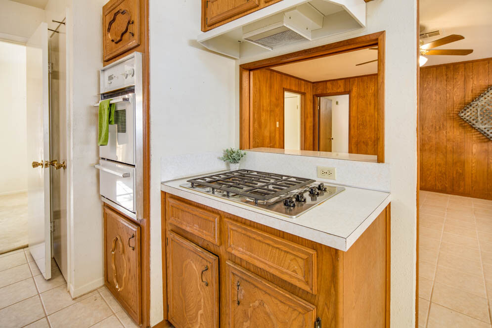 025_Kitchen_003.jpg