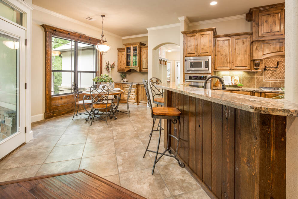 026_Kitchen_004.jpg