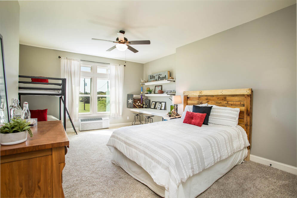 054_Guest Rooms_002.jpg