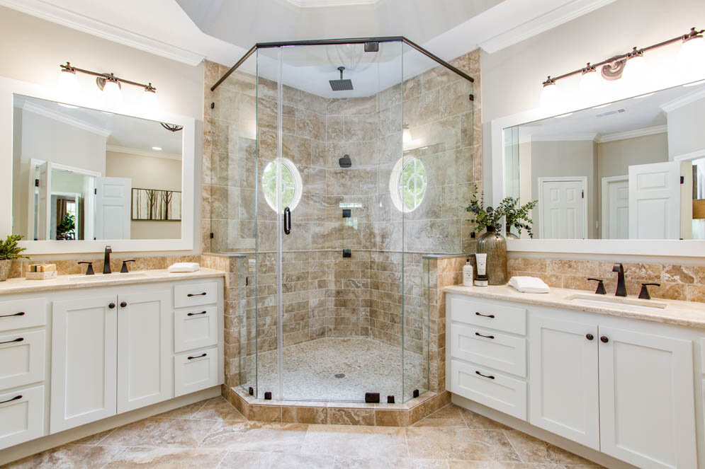 061_Bathrooms_004.jpg