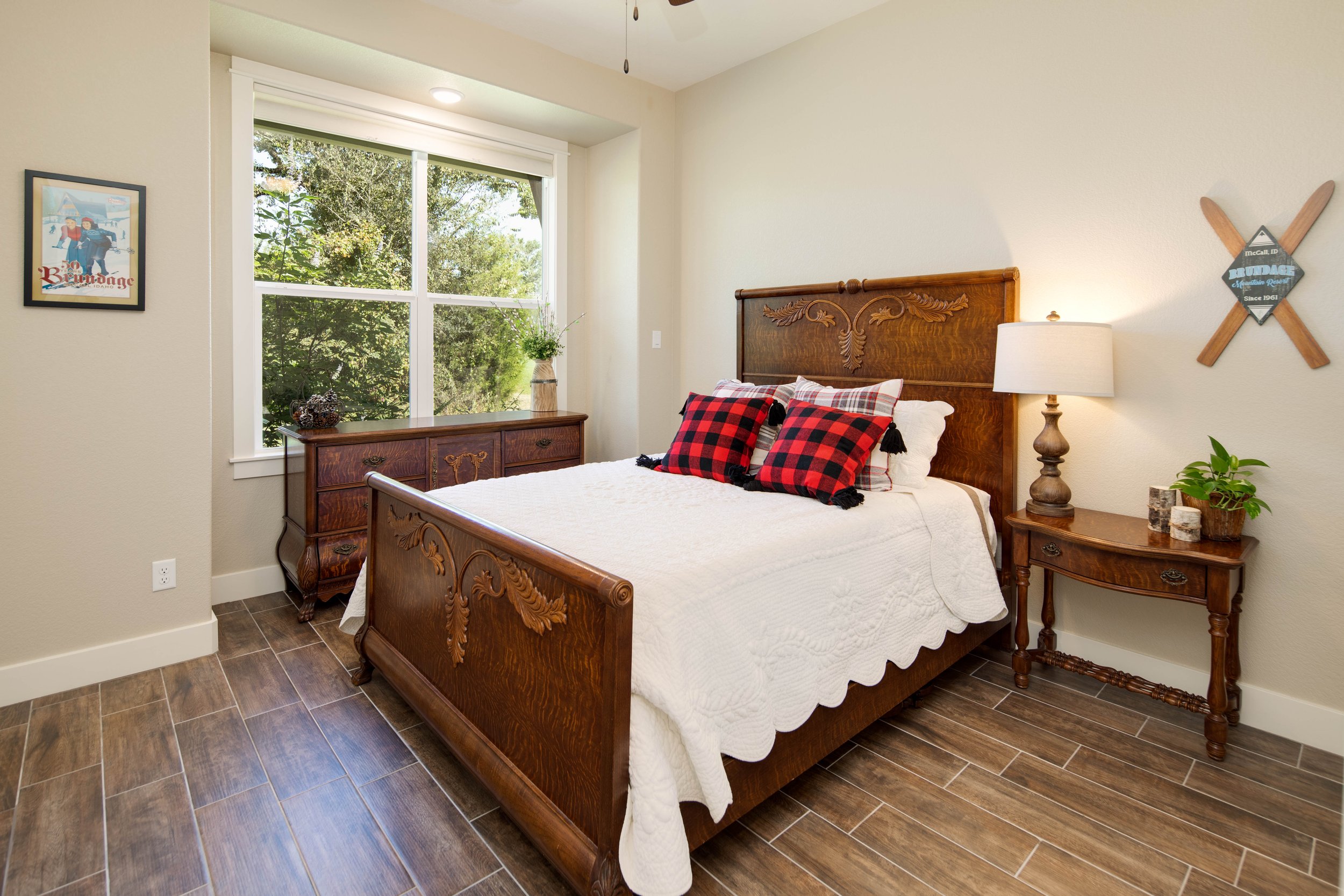Guest Bed A.jpg
