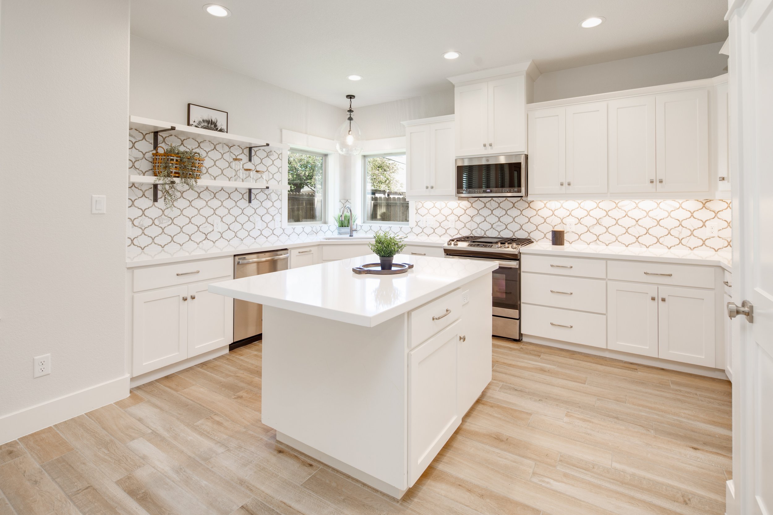 Kitchen 01.jpg