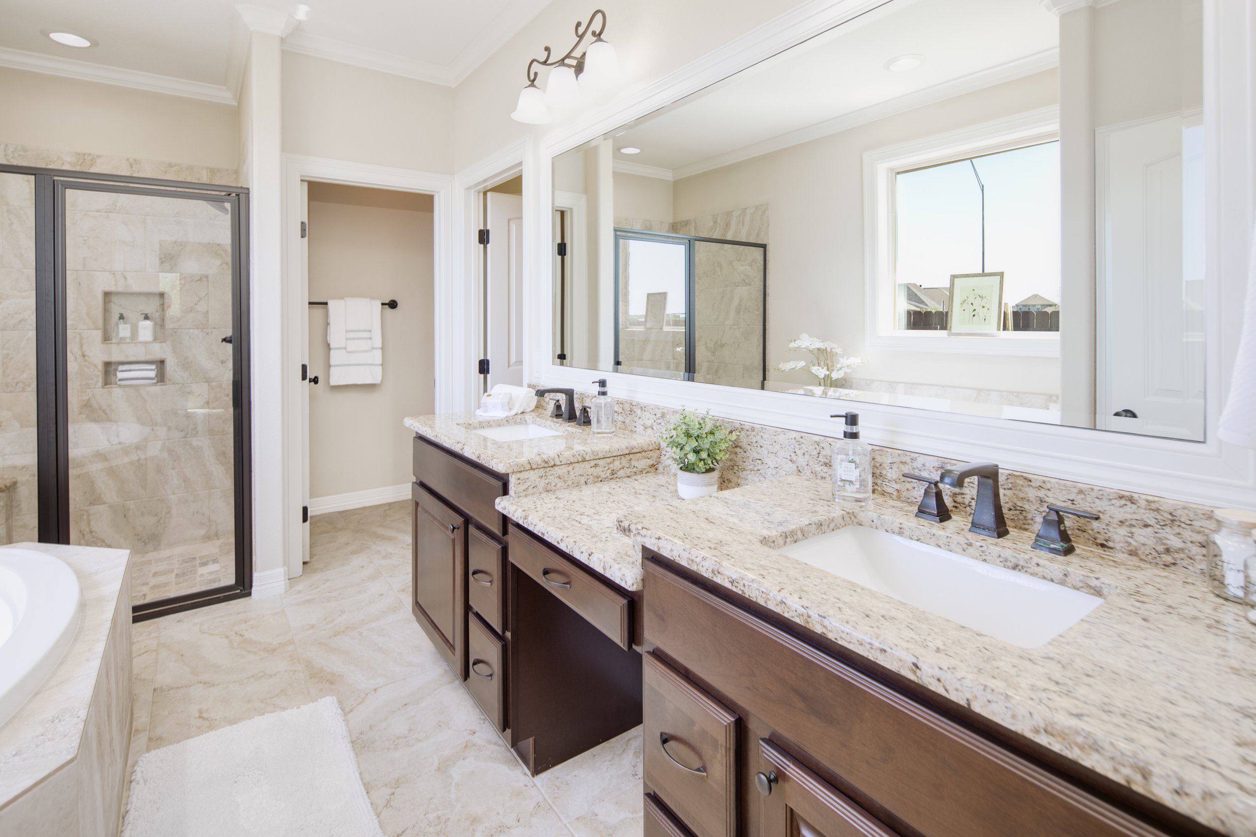 Master Bath 01.jpg