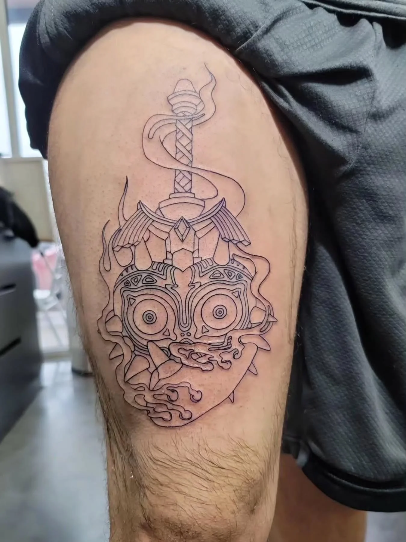 So Jon's left leg is gonna be anime and his right video games... so first up was zelda...

#tattoo #Zelda