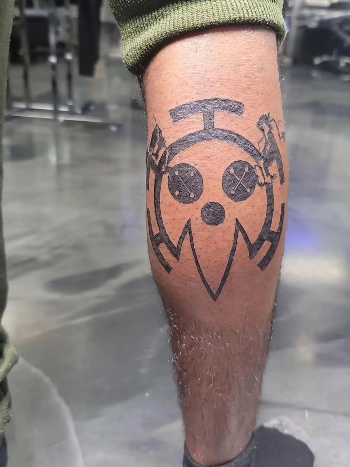 Lil bro said this hurt the most... his sibling tattoo
Soul eater=me, bottom eyes=lil sis, lightning=big sis, one piece=other lil sis

#tattoo #siblings #souleater #avatar #onepiece