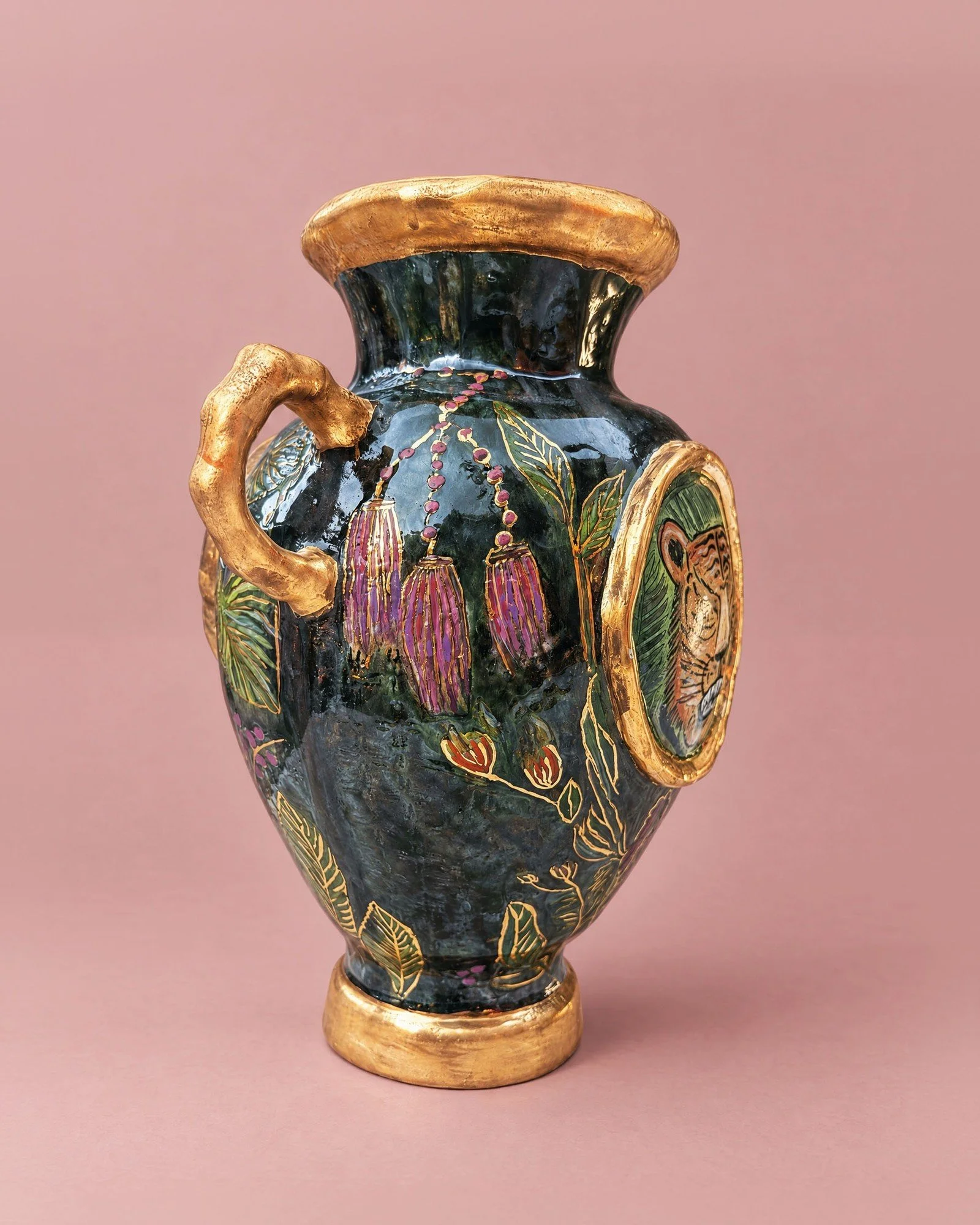 ceramic_tiger_vase_left_dusty_rose_2500_4x5.jpg