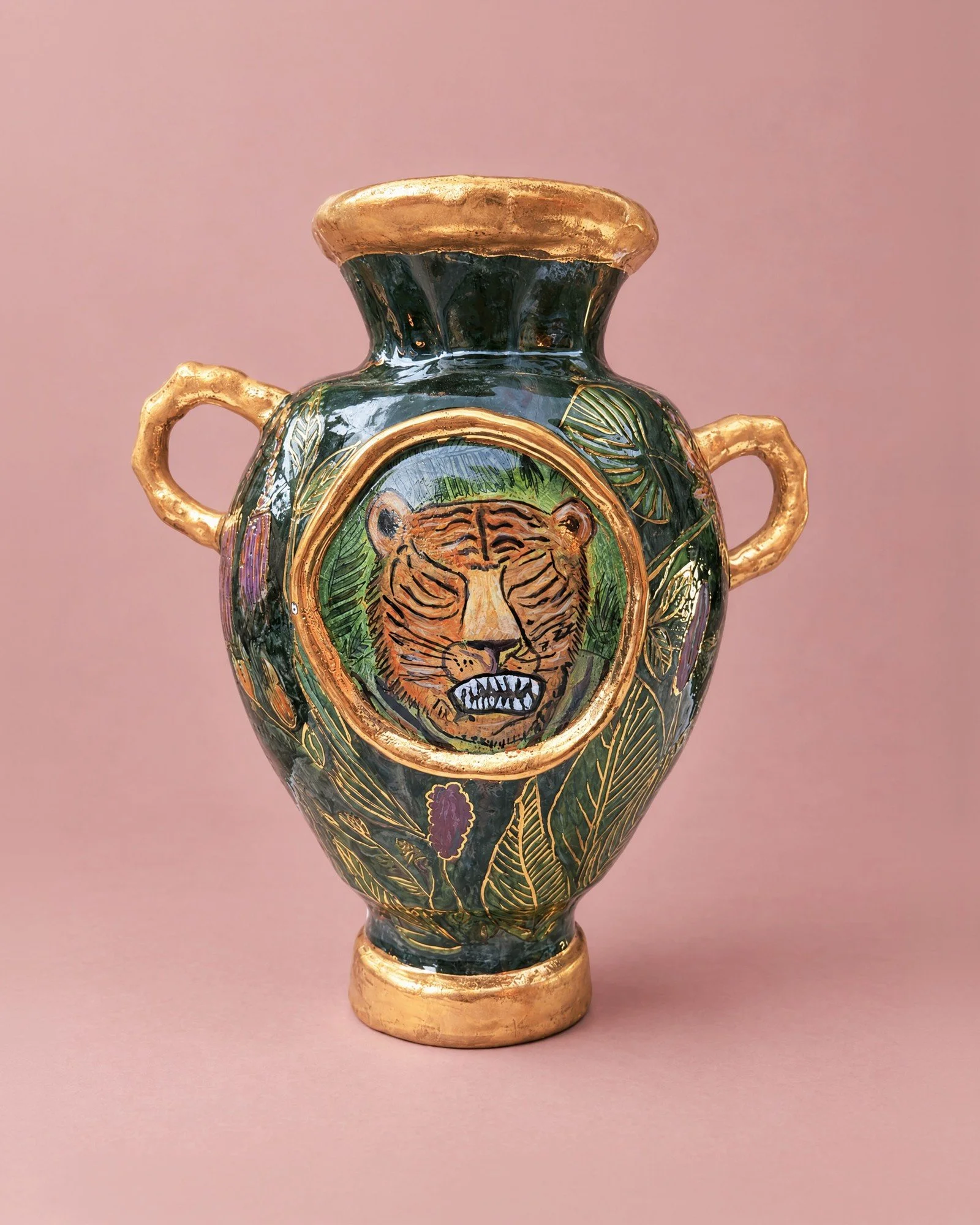 ceramic_tiger_vase_back_dusty_rose_2500_4x5.jpg