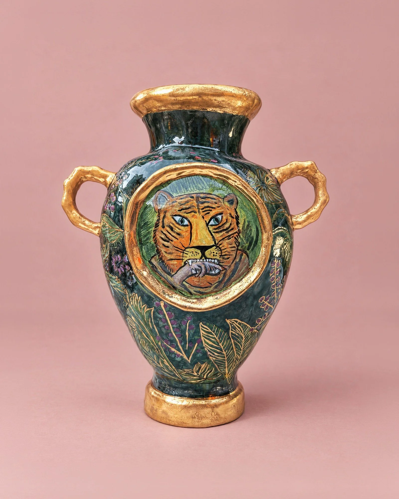 ceramic_tiger_vase_front_dusty_rose_2500_4x5.jpg