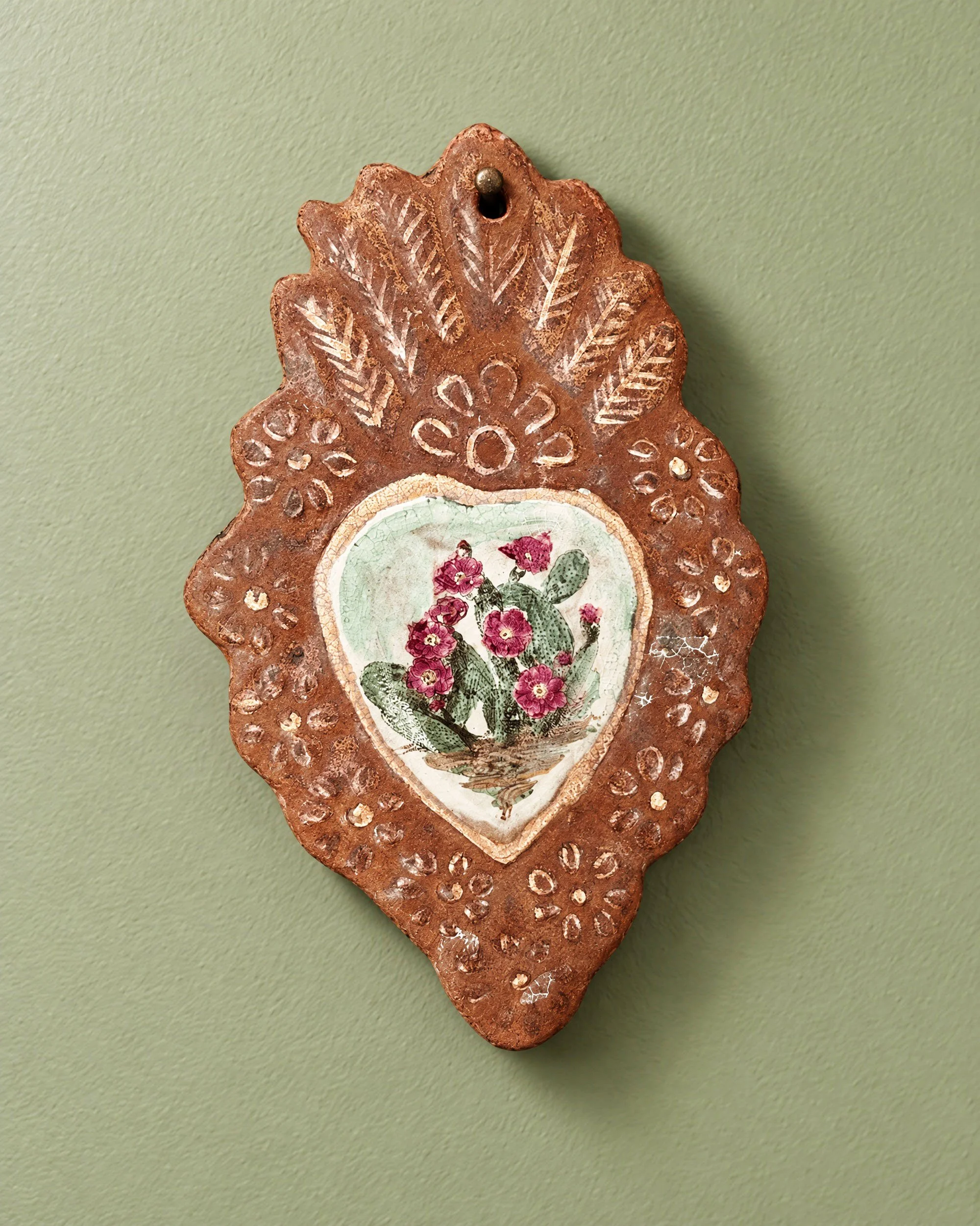 ceramic_hanging_heart_sage_2500px.jpeg