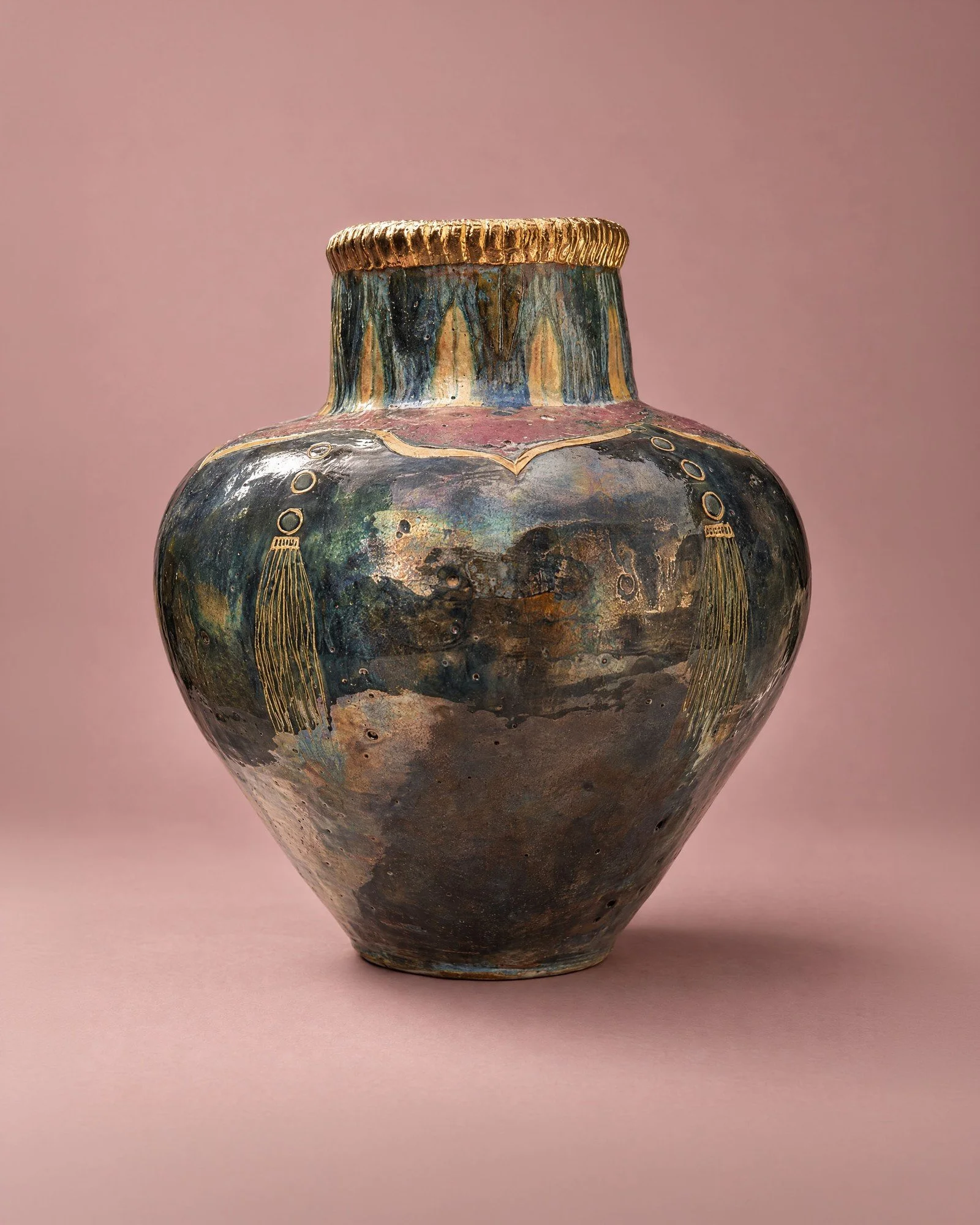 tina-vase-iridescent-lustre-side-rose_4x5.jpg