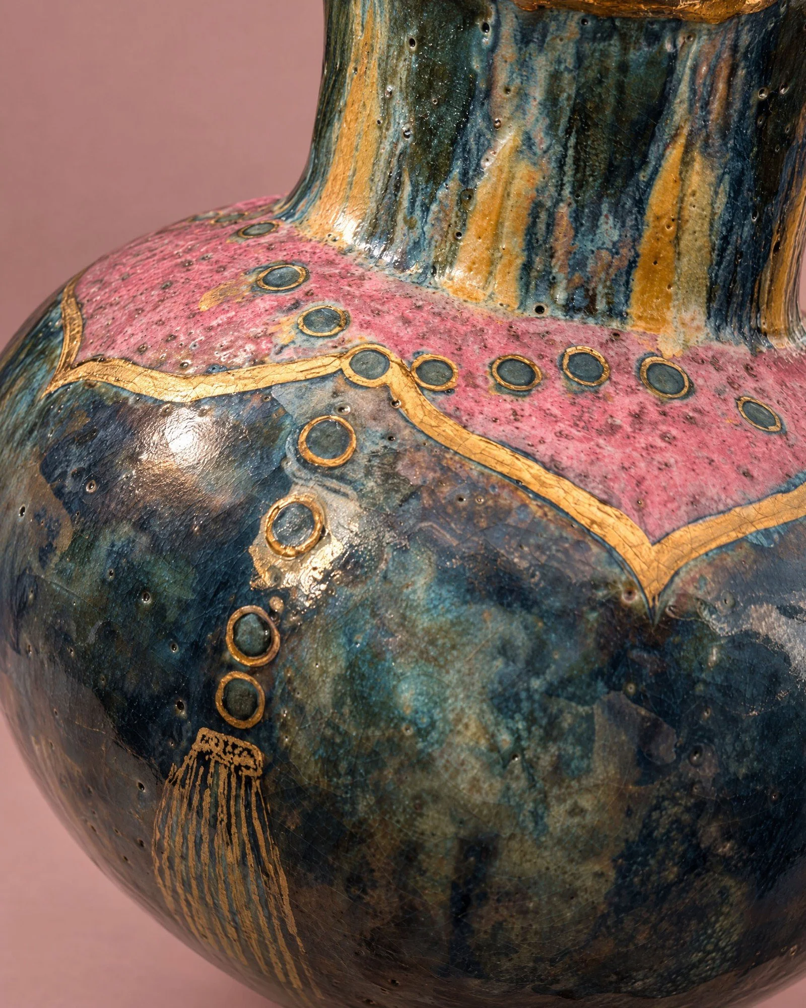tina-vase-iridescent-lustre-detail-rose_4x5.jpg