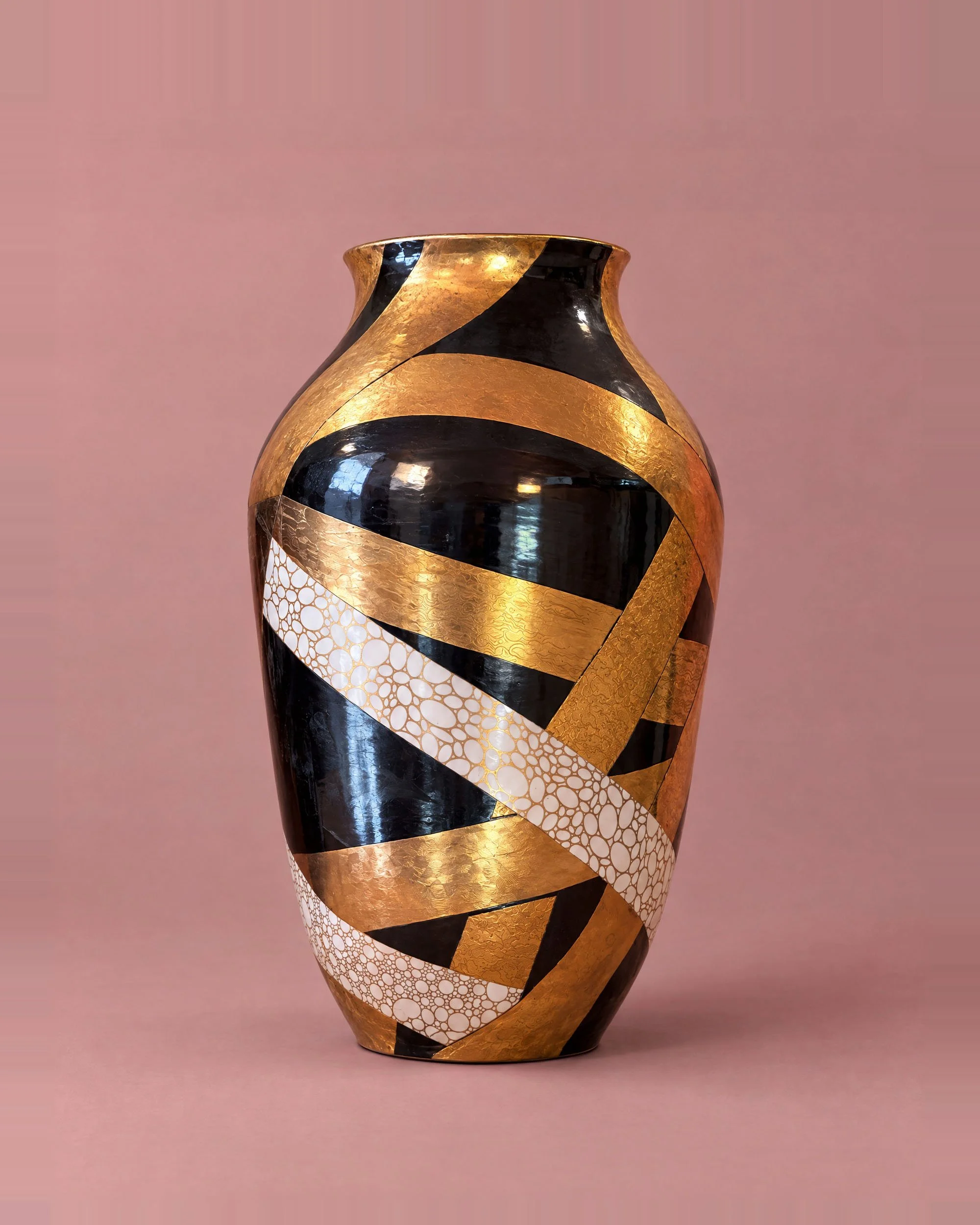 ceramic_ribbon_vase_dusty_rose_3035_2500.jpeg