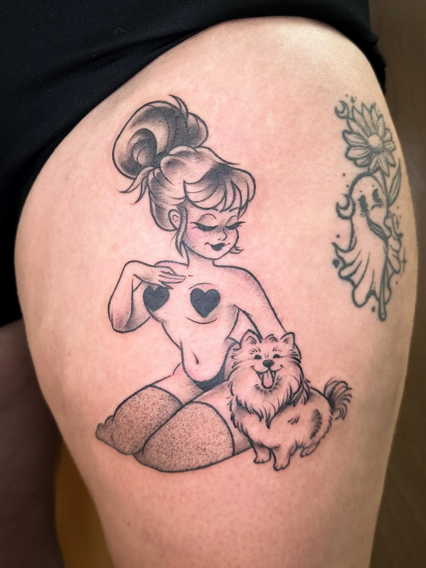 A cutie pie and her fluffy friend 🥰
Done in Kamloops ar @softstabstattoos 
🇨🇦Currently tattooing across Canada - Check my other post for places and dates! 🇨🇦
💌BOOKING ALWAYS OPEN💌 
Currently booking : OCTOBER - NOVEMBER 
DM &bull; EMAIL &bull;