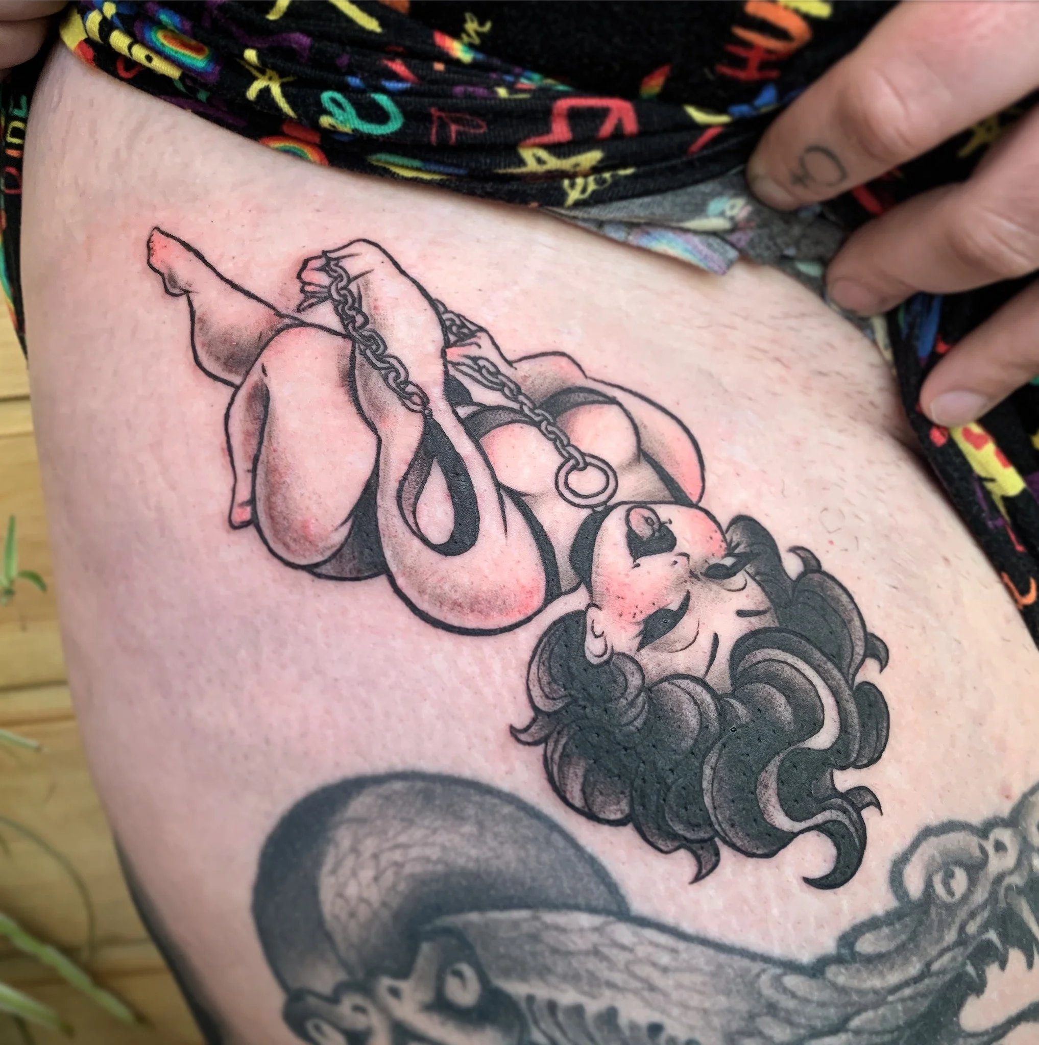 Always down to create a piece that fits the "right spot" 
📍@opheliatatouage 💌BOOKING ALWAYS OPEN💌 
Currently booking : December - January - February 
DM &bull; EMAIL &bull; FORM 
Link in bio to see all my flashs
💘Comment, like and share