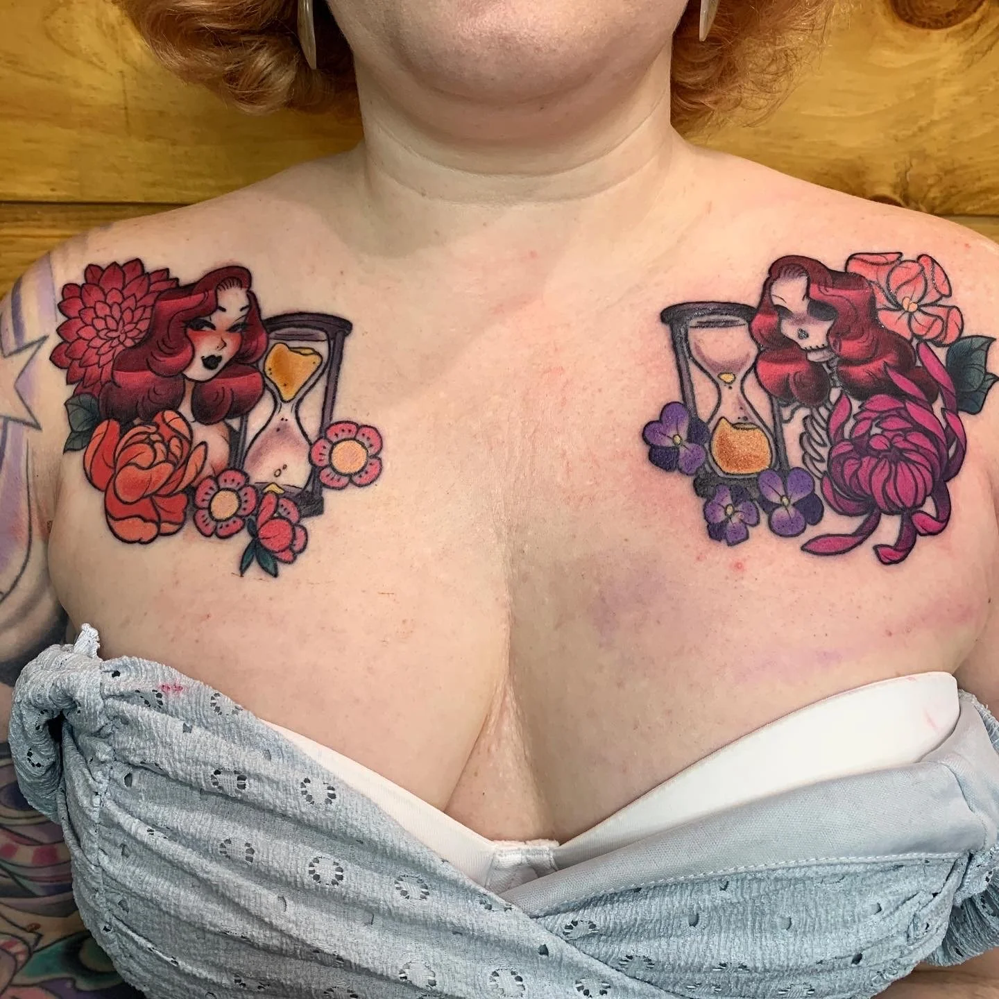 Fun chest piece to represent the passing of time 
📍@opheliatatouage 💌BOOKING ALWAYS OPEN💌 
Currently booking : December - January - February 
DM &bull; EMAIL &bull; FORM 
Link in bio to see all my flashs
💘Comment, like and share please!💘 
.
.
.
