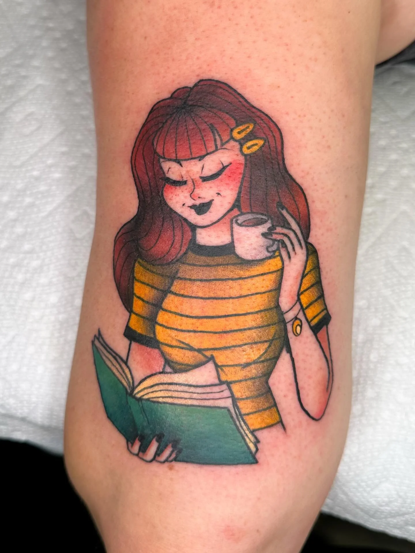 This looking like a peaceful morning! What is she reading? 
📍@opheliatatouage 
💌BOOKING ALWAYS OPEN💌 
Currently booking :  FEBRUARY &bull; MARCH &bull; APRIL
DM &bull; EMAIL &bull; FORM 
🪬Link in bio to see all my flashs🪬 
💘Comment, like and sh