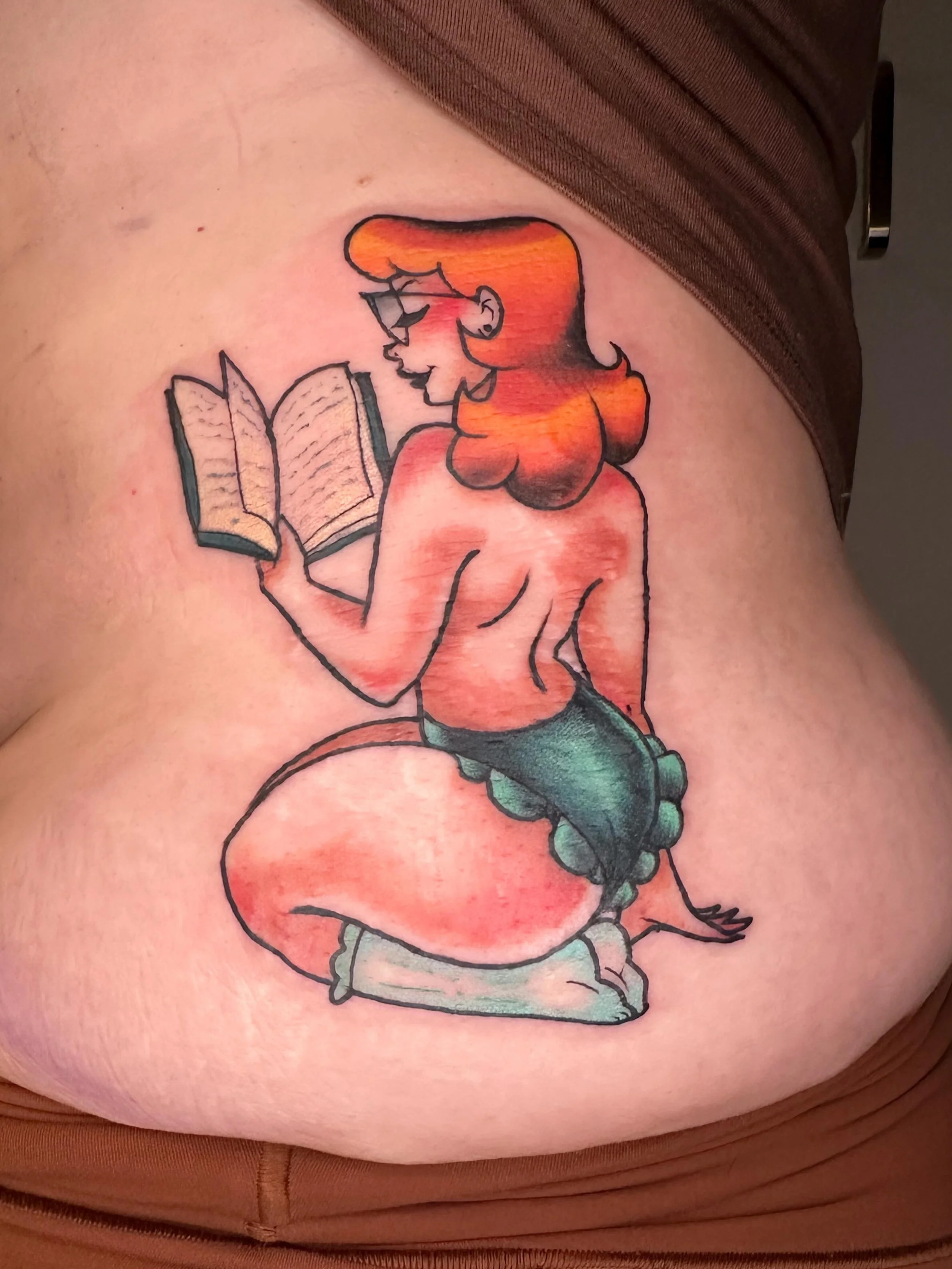 Reading cutie!!
📍@opheliatatouage 
💌BOOKING ALWAYS OPEN💌 
Currently booking : May &bull; June &bull; July
  DM &bull; EMAIL &bull; FORM 
🪬Link in bio to see all my flashs🪬
 💘Comment, like and share please!💘 . . . 
❌I&rsquo;m only designing tat