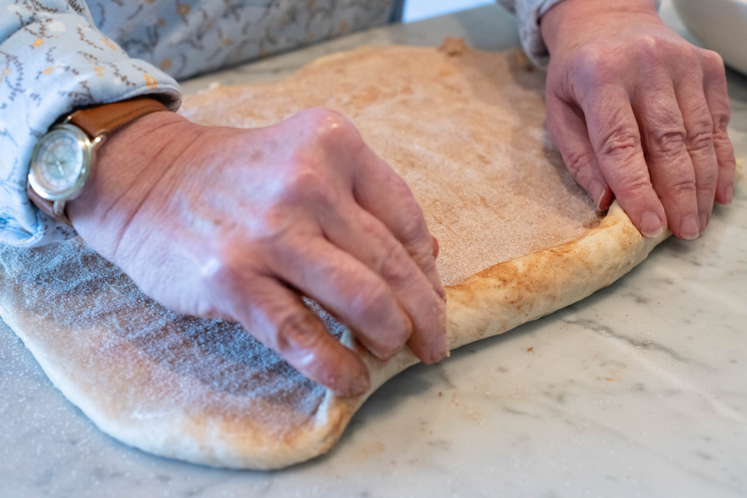 rolling up dough-2.jpg