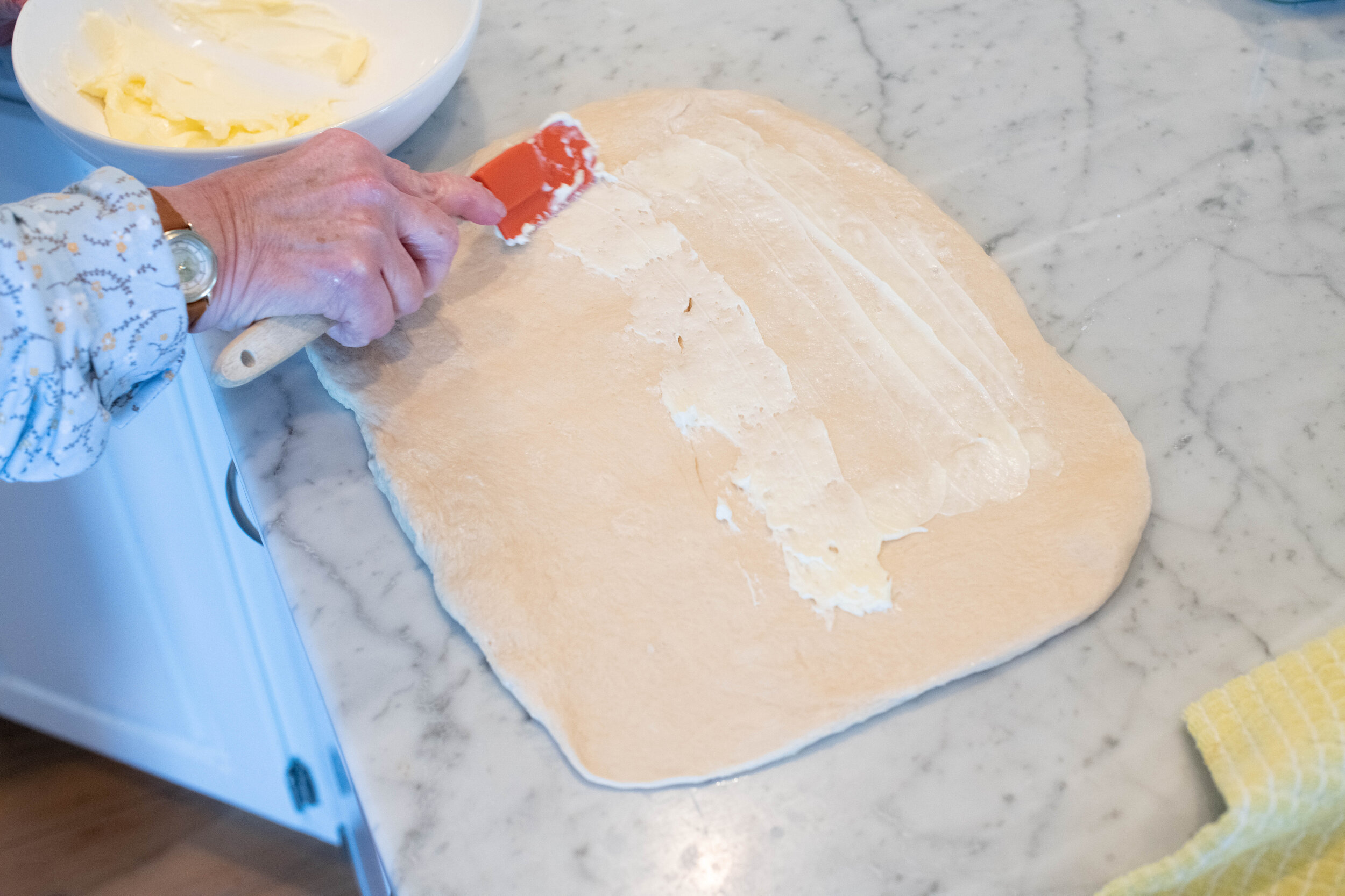 buttering dough-5.jpg