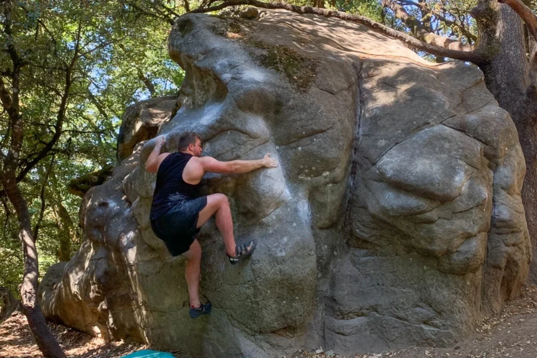 Meet the 330-pound NFL Lineman Addicted to Rock Climbing