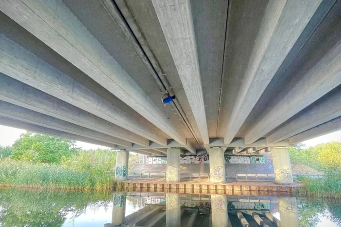 Tom Randall Establishes World’s Hardest Offwidth—Under a Concrete Bridge