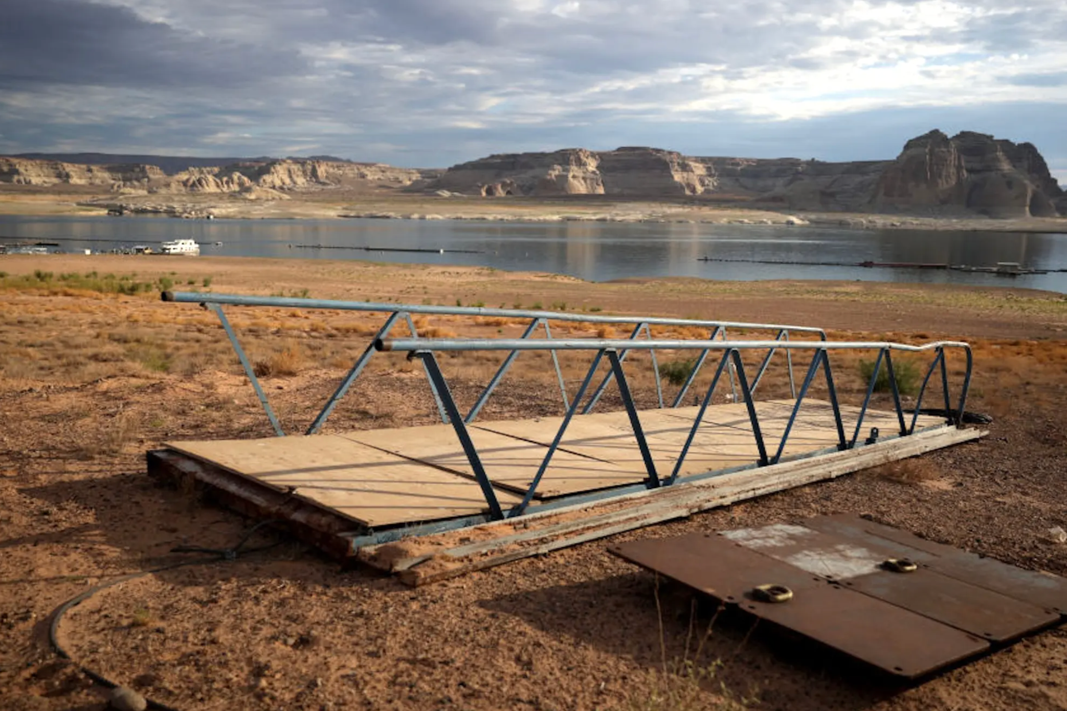 With Record Low Water Levels, Lake Powell Is Harder to Navigate Than Ever