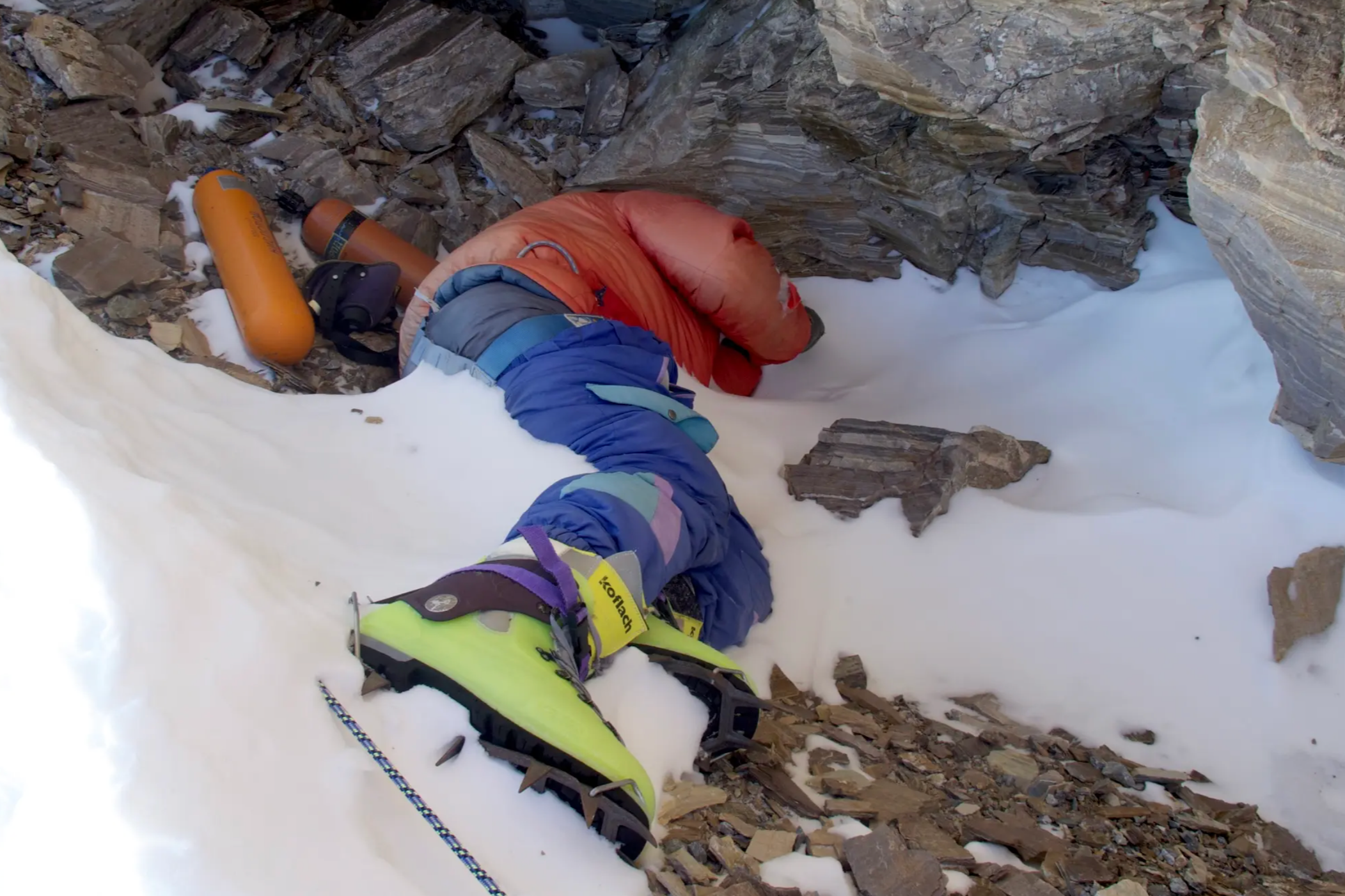  There’s a Plan to Remove Mount Everest’s Most Famous Dead Body