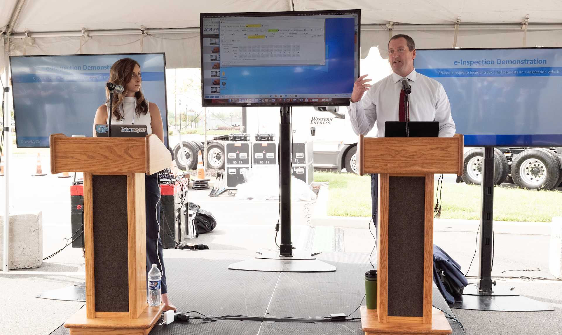 Drivewyze Demonstrates the New Weigh Station e-Inspection Experience at CVSA Conference