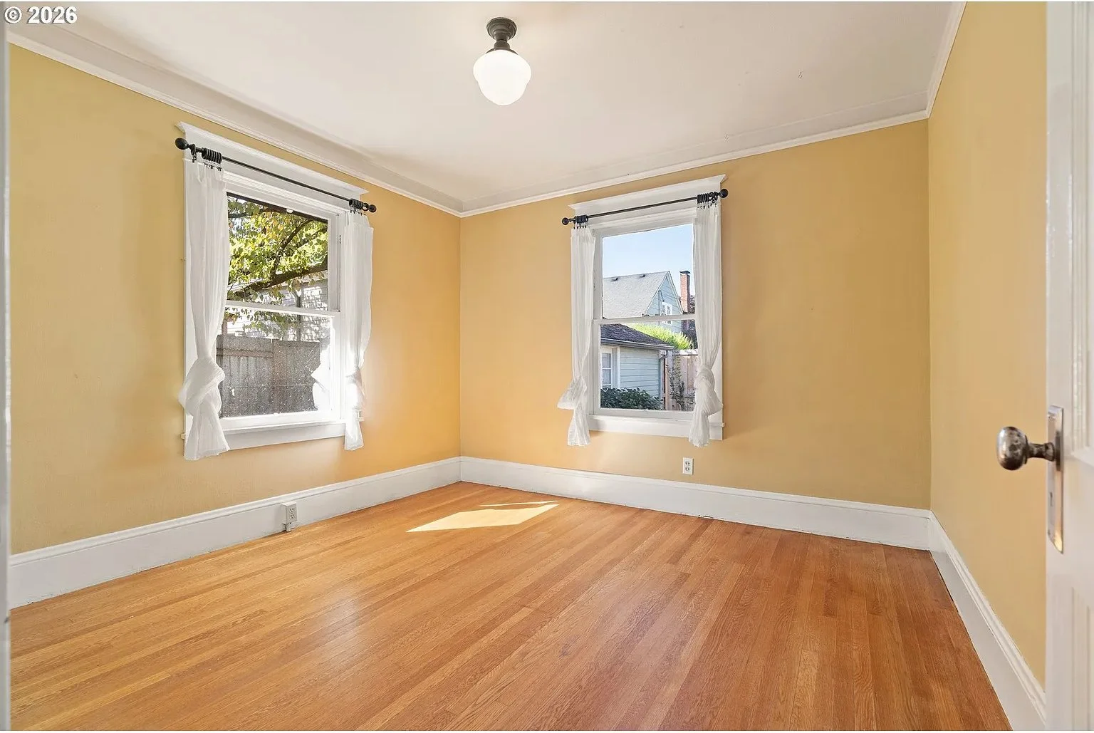 2725 NE28th - 29_cropped.jpg