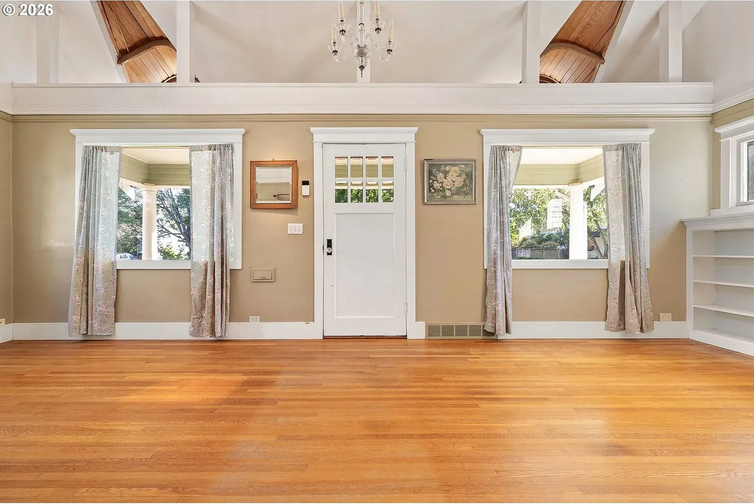 2725 NE28th - 9_cropped.jpg