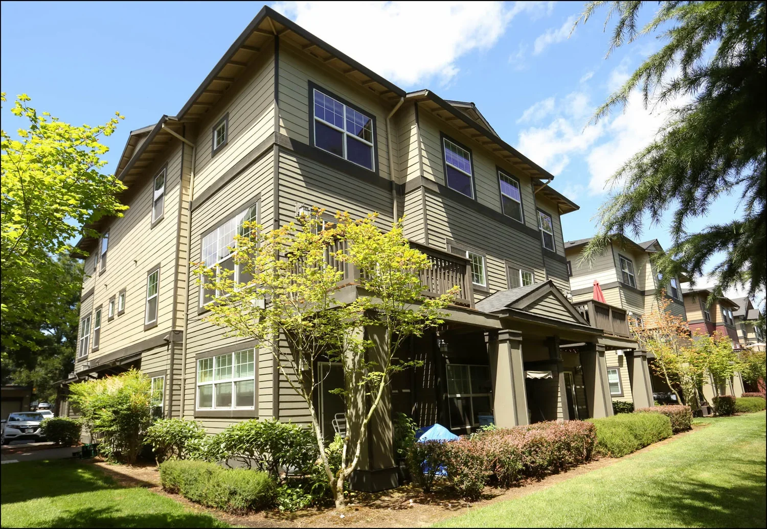 22852 SW Forest Creek.webp