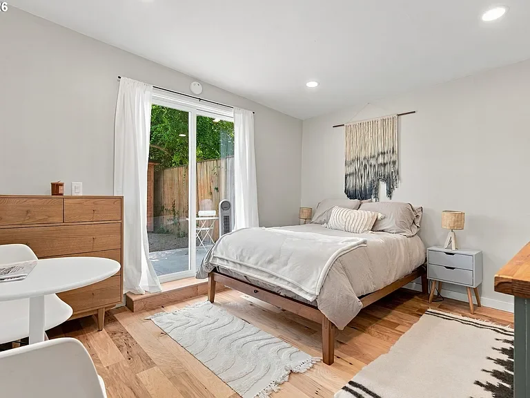 2142 N Humboldt - 32.webp