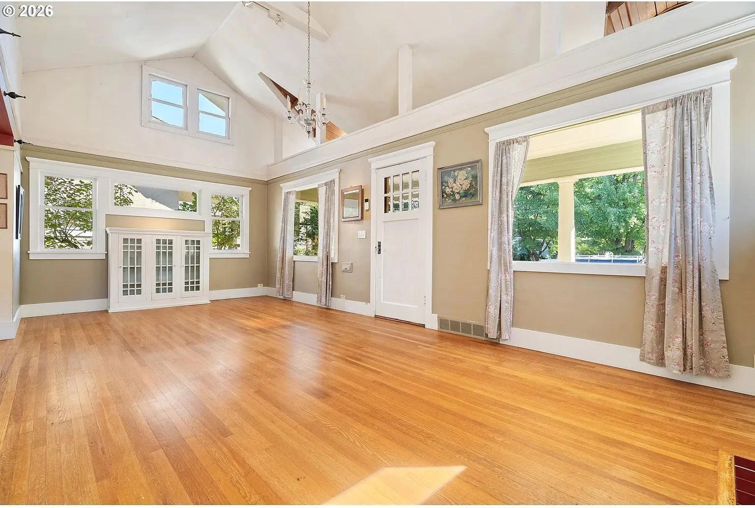 2725 NE28th - 10_cropped.jpg