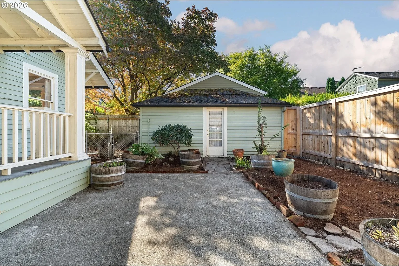 2725 NE28th - 33_cropped.jpg