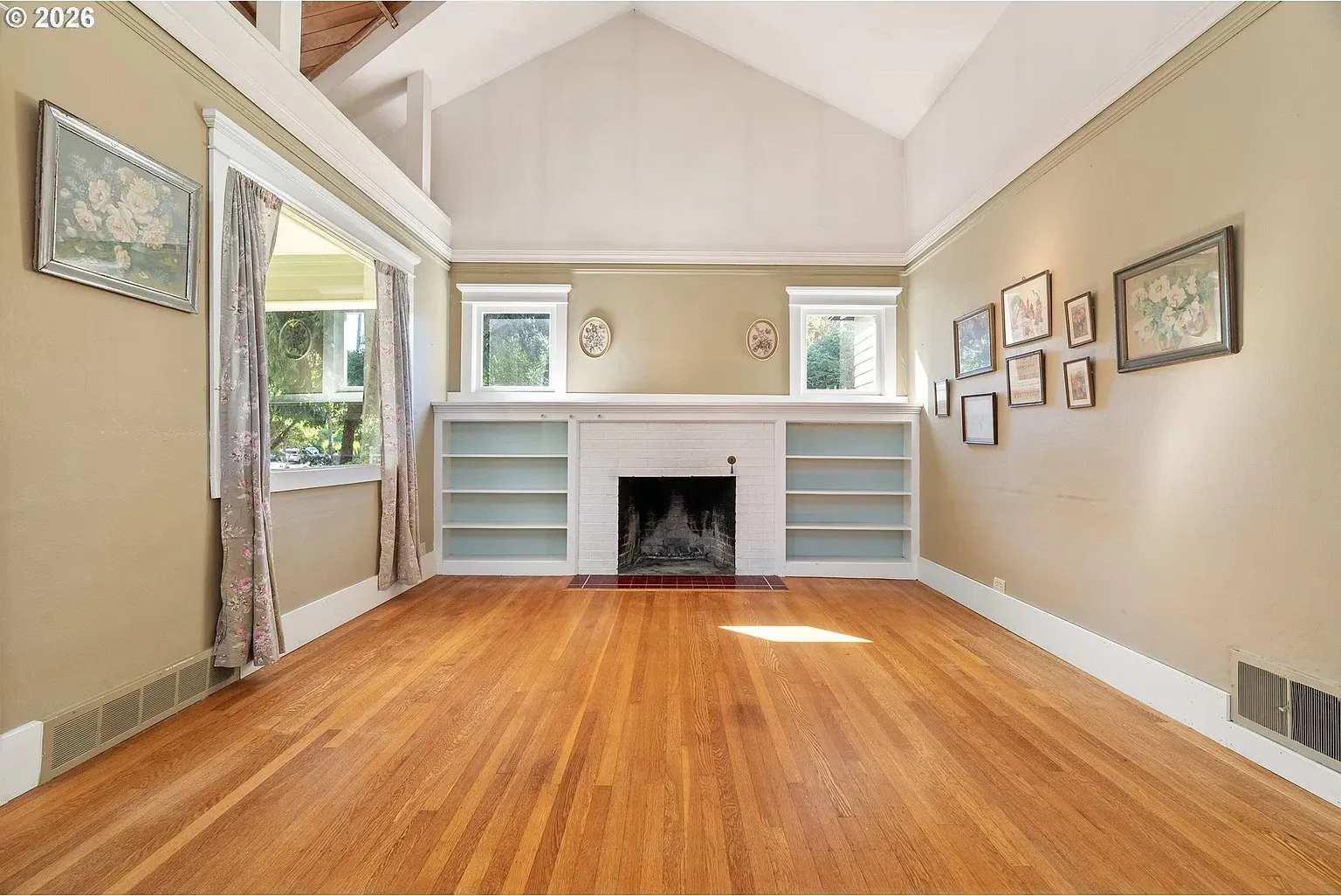 2725 NE28th - 8_cropped.jpg