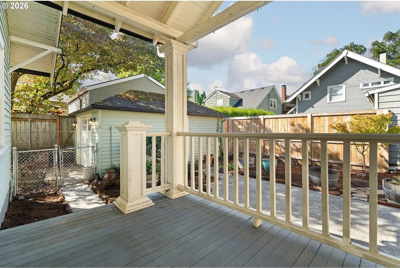 2725 NE28th - 36_cropped.jpg