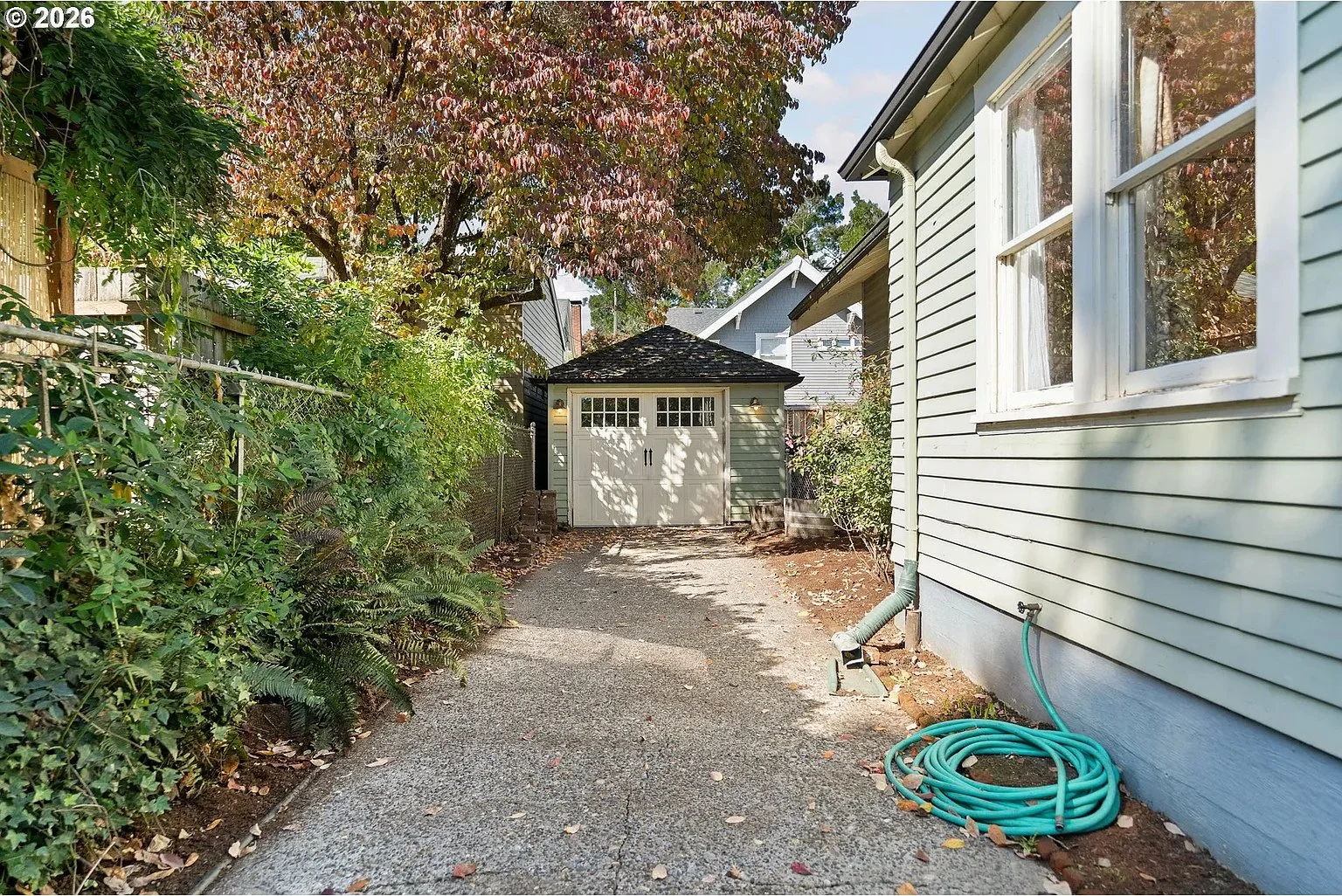 2725 NE28th - 30_cropped.jpg
