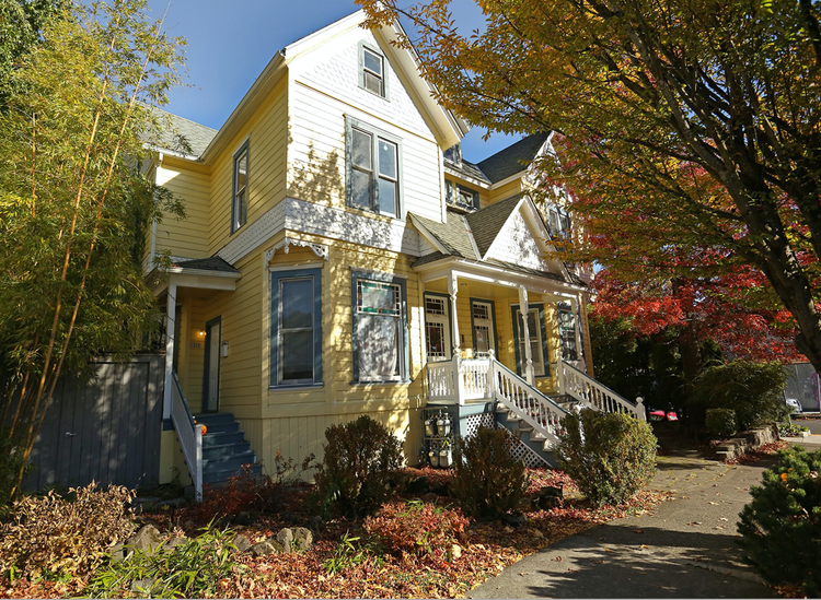 1029 SE Franklin.webp