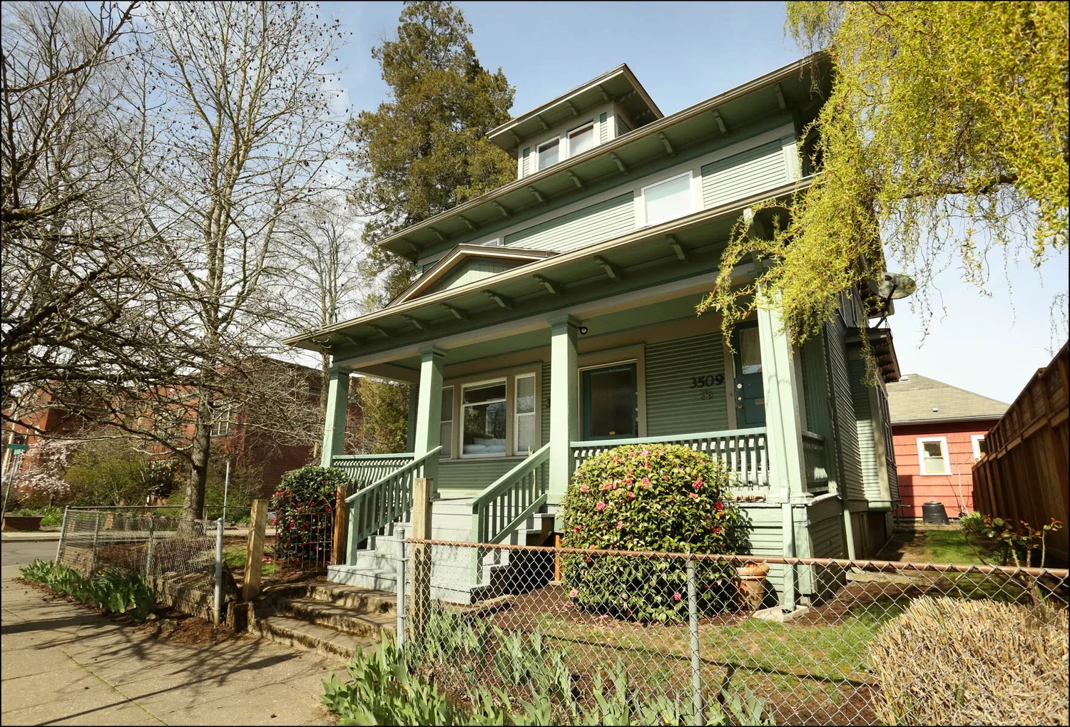 3507 SE Salmon.webp