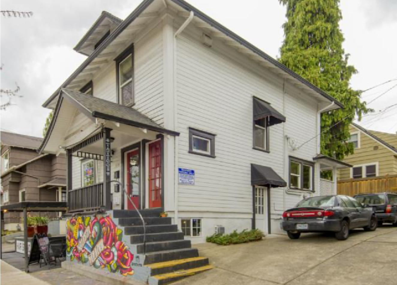 2915 NE Broadway.webp