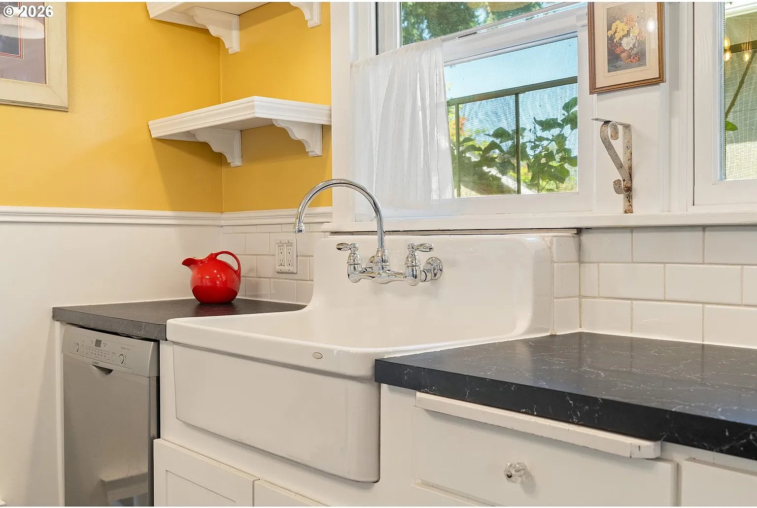 2725 NE28th - 19_cropped.jpg
