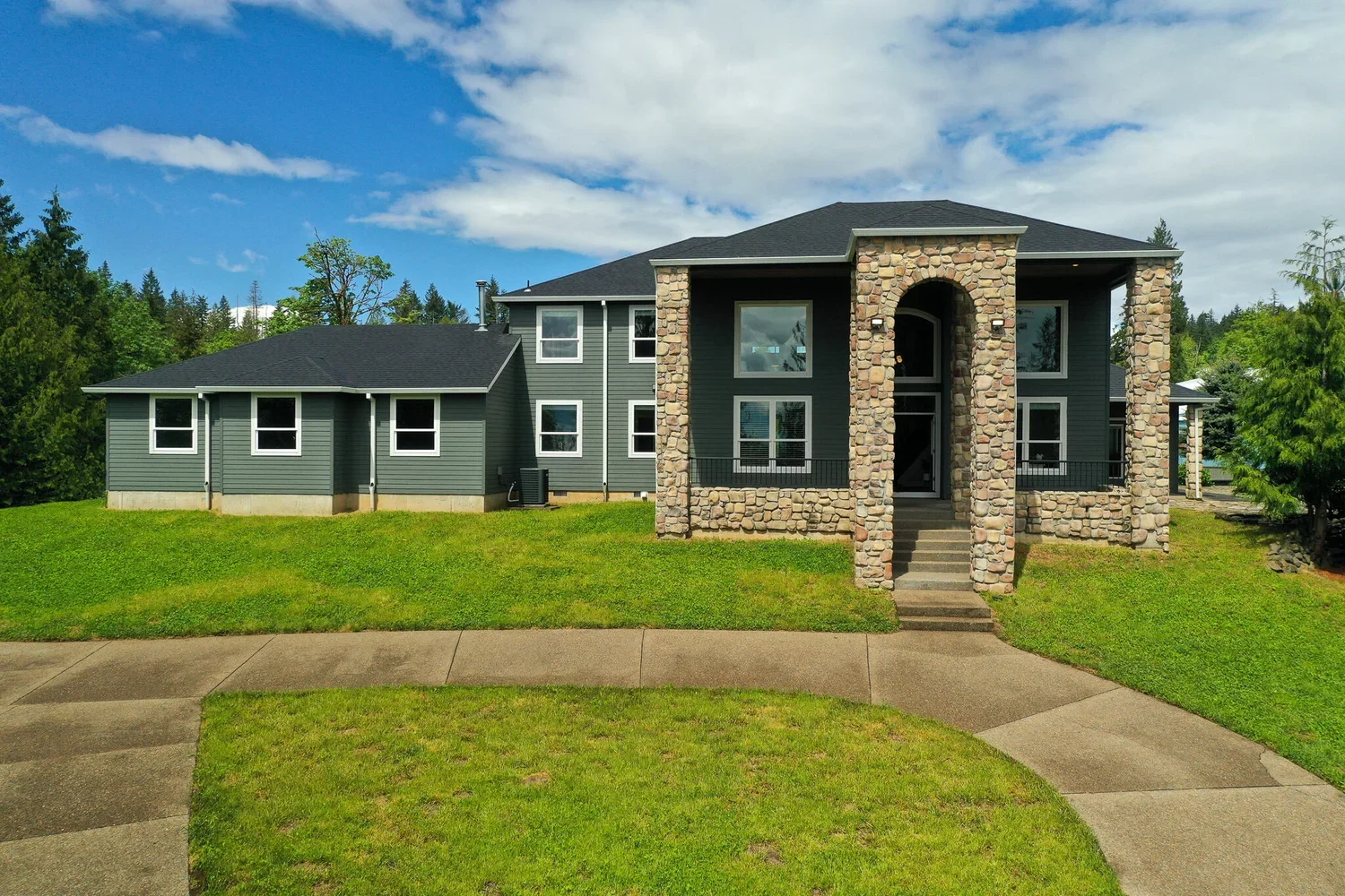 17013 NW Johnson.webp
