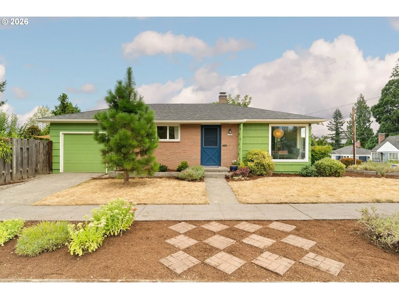 1050 SE 73rd Ave - 1.jpg