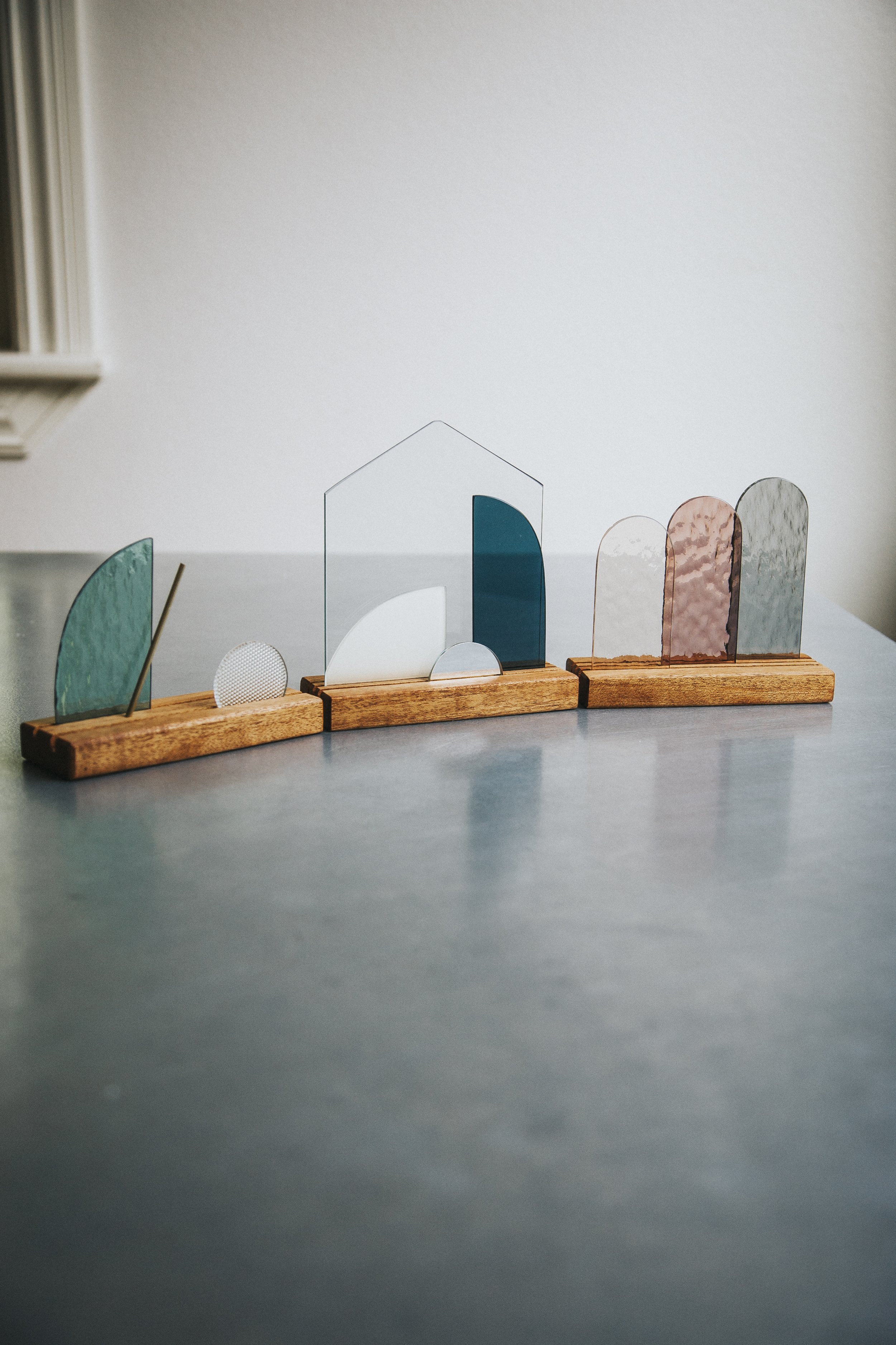 SZKLO GLASS - MODERN STAINED GLASS NATIVITY SET - 10.2.jpg